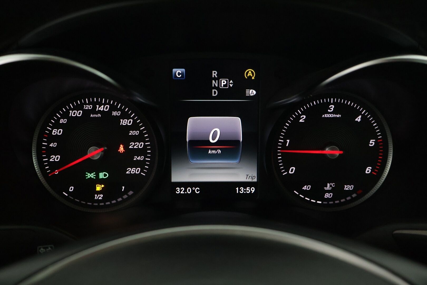 Mercedes-Benz C 2015 220 BlueTec A Premium Business / 1.om / koukku / Sporttipenkit - 1.Om Suomi auto / Merkkihuollot / 5/25 viimeisin huolto / Uudet kesärenkaat