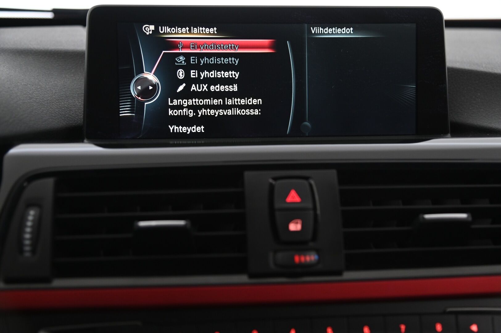 BMW 320 2014 F30 Sedan 320d TwinPower Turbo A xDrive Business *ACC/ Lasikattoluukku / Hifit / Koukku / P-kamera* - Juuri tullut / 2x vanteet ja renkaat / Suomi-auto*