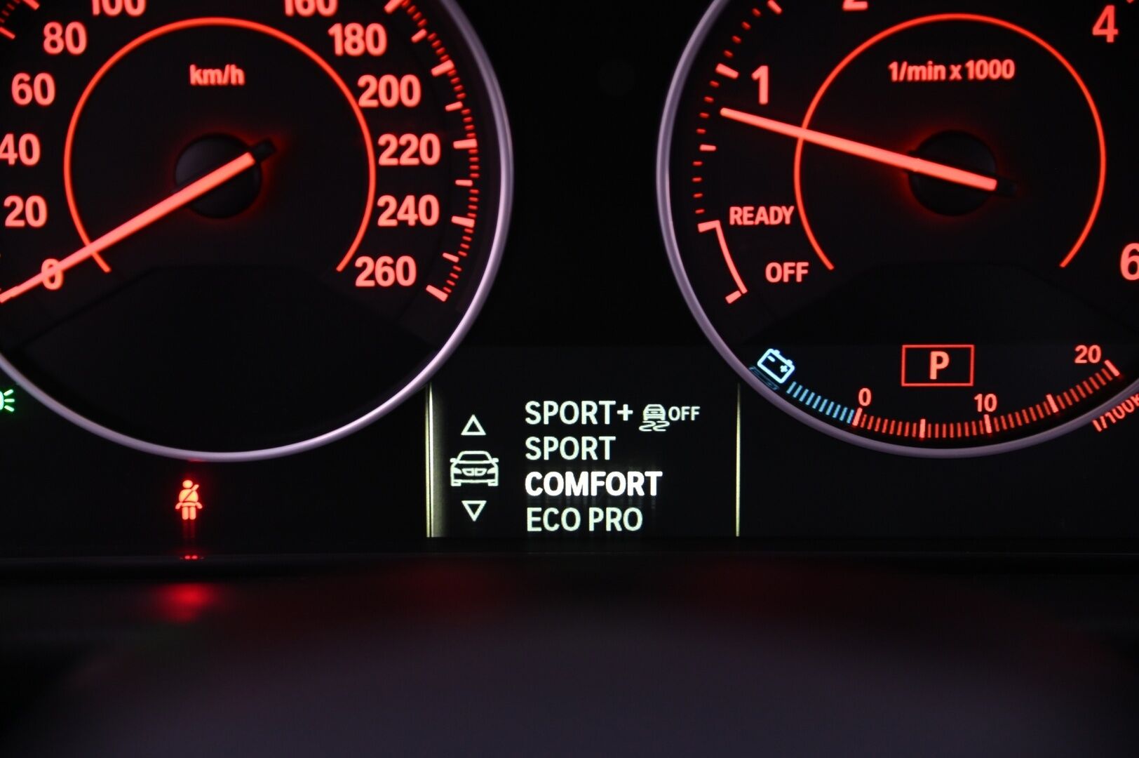 BMW 320 2014 F30 Sedan 320d TwinPower Turbo A xDrive Business *ACC/ Lasikattoluukku / Hifit / Koukku / P-kamera* - Juuri tullut / 2x vanteet ja renkaat / Suomi-auto*