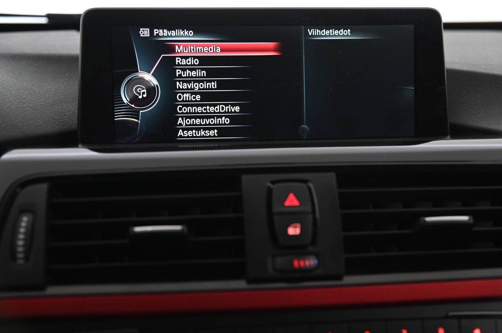 BMW 320 2014 F30 Sedan 320d TwinPower Turbo A xDrive Business *ACC/ Lasikattoluukku / Hifit / Koukku / P-kamera* - Juuri tullut / 2x vanteet ja renkaat / Suomi-auto*