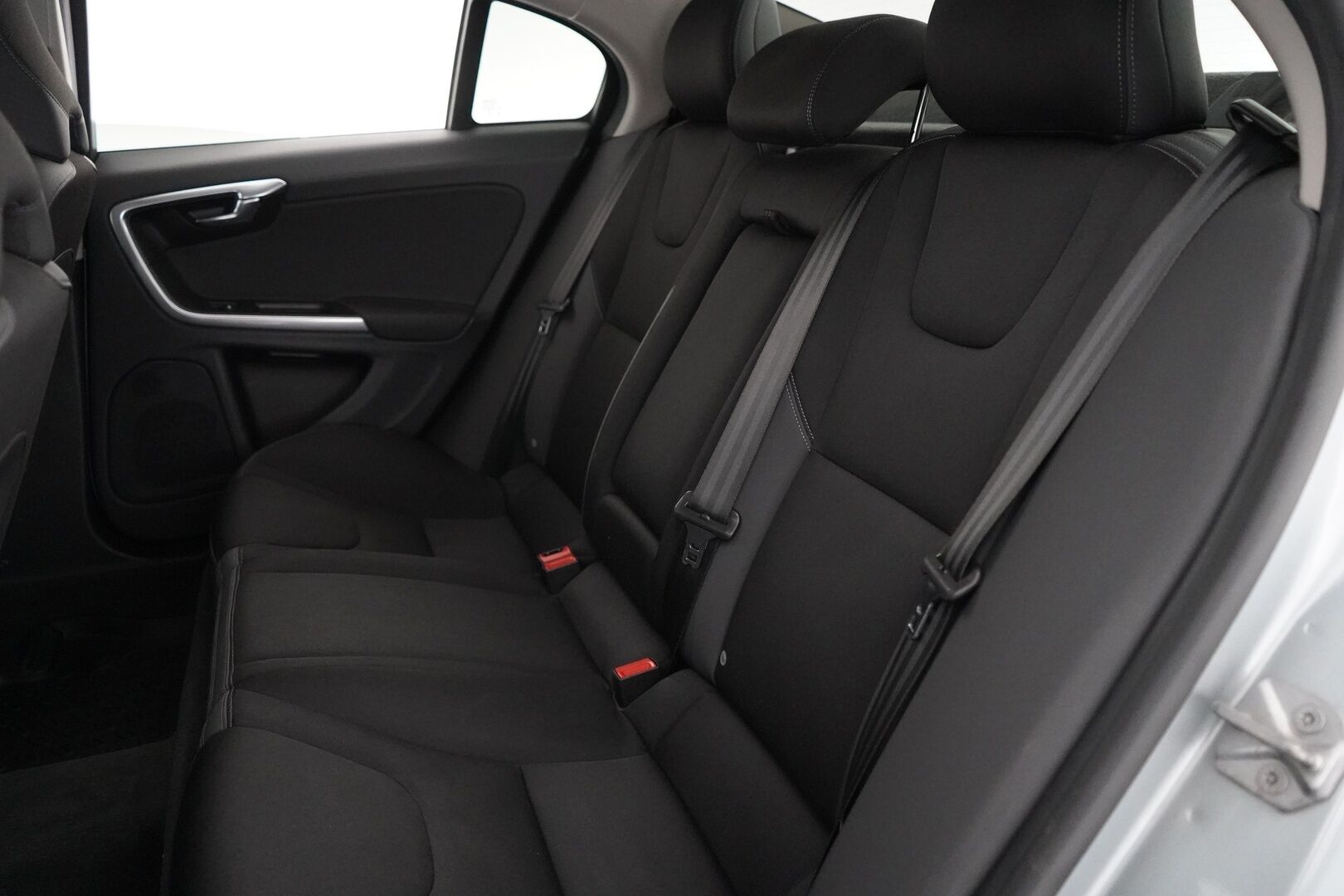 Volvo S60 2014 D4 Summum aut *Webasto / Puolinahat / Muistipenkki / Kamera / Bluetooth* - Juuri Huollettu / Kattavat huollot / Kahdet vanteet / Suomi-auto - HULLUT AVAJAISHULINAT KORKOTARJOUS 3,29 %