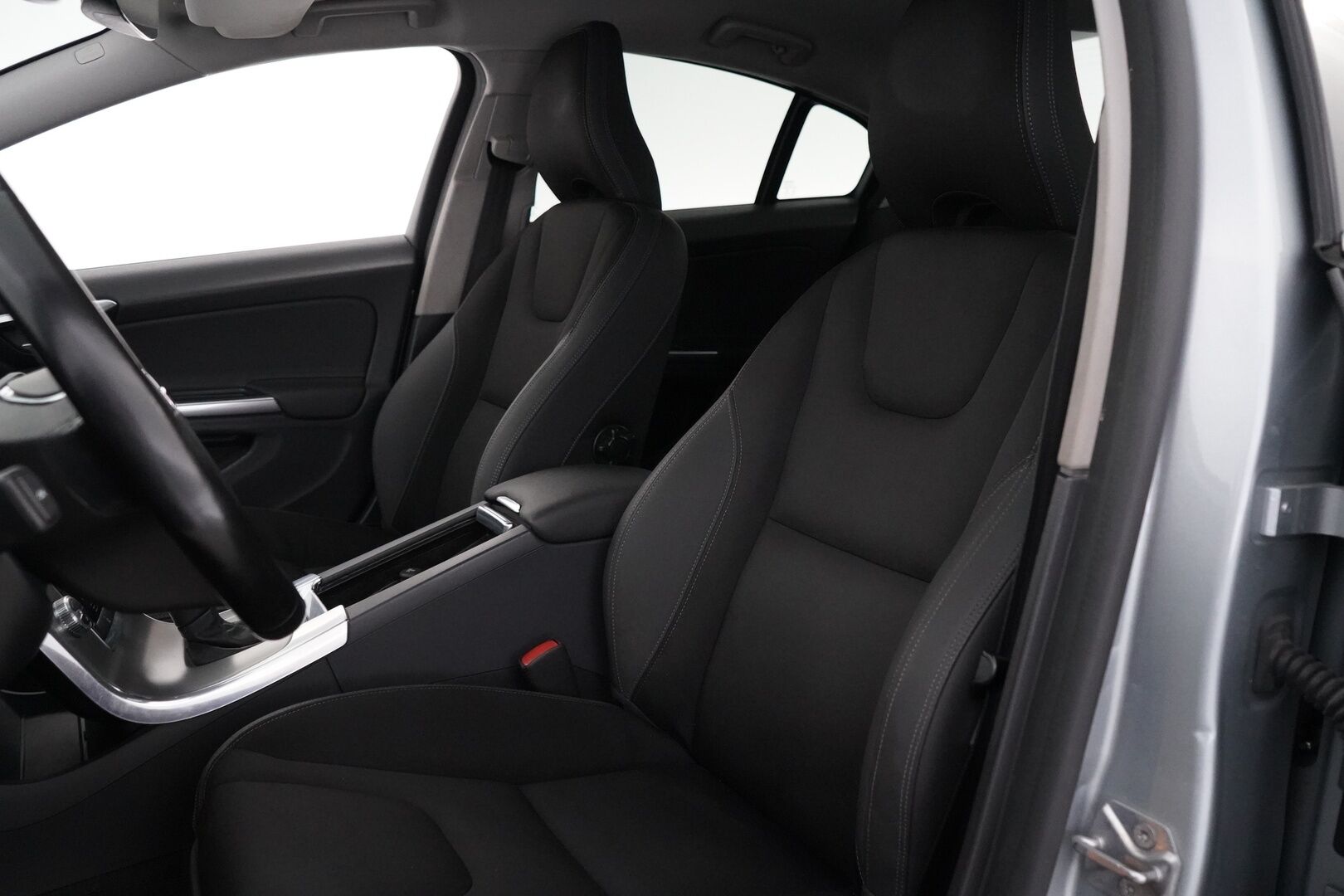 Volvo S60 2014 D4 Summum aut *Webasto / Puolinahat / Muistipenkki / Kamera / Bluetooth* - Juuri Huollettu / Kattavat huollot / Kahdet vanteet / Suomi-auto - HULLUT AVAJAISHULINAT KORKOTARJOUS 3,29 %