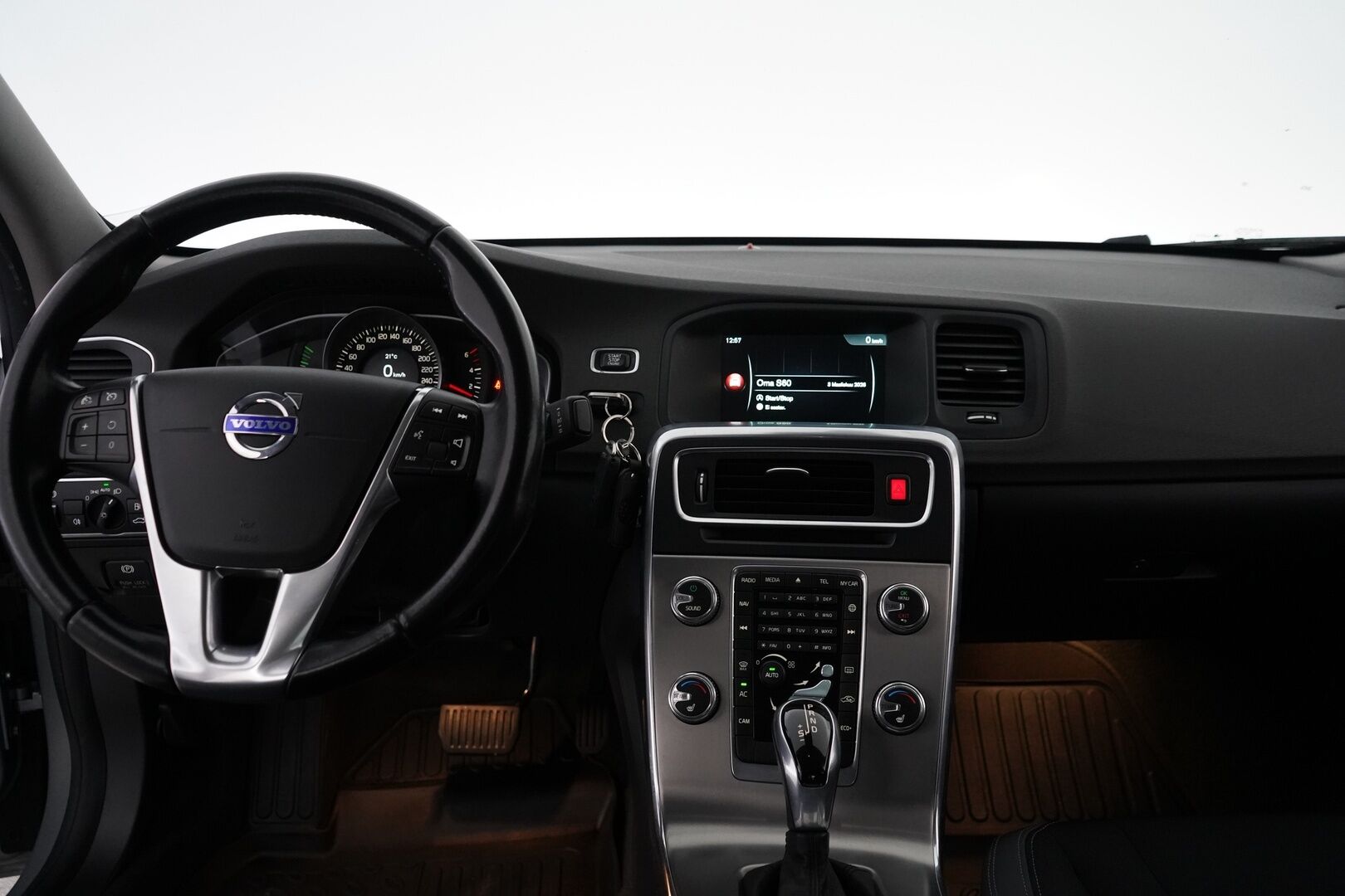 Volvo S60 2014 D4 Summum aut *Webasto / Puolinahat / Muistipenkki / Kamera / Bluetooth* - Juuri Huollettu / Kattavat huollot / Kahdet vanteet / Suomi-auto - HULLUT AVAJAISHULINAT KORKOTARJOUS 3,29 %