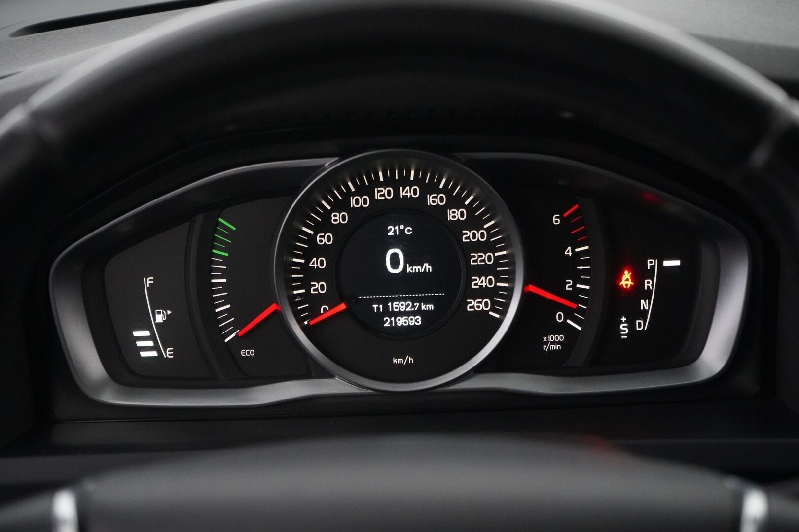 Volvo S60 2014 D4 Summum aut *Webasto / Puolinahat / Muistipenkki / Kamera / Bluetooth* - Juuri Huollettu / Kattavat huollot / Kahdet vanteet / Suomi-auto - HULLUT AVAJAISHULINAT KORKOTARJOUS 3,29 %