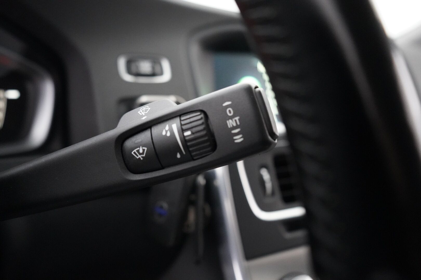 Volvo S60 2014 D4 Summum aut *Webasto / Puolinahat / Muistipenkki / Kamera / Bluetooth* - Juuri Huollettu / Kattavat huollot / Kahdet vanteet / Suomi-auto - HULLUT AVAJAISHULINAT KORKOTARJOUS 3,29 %