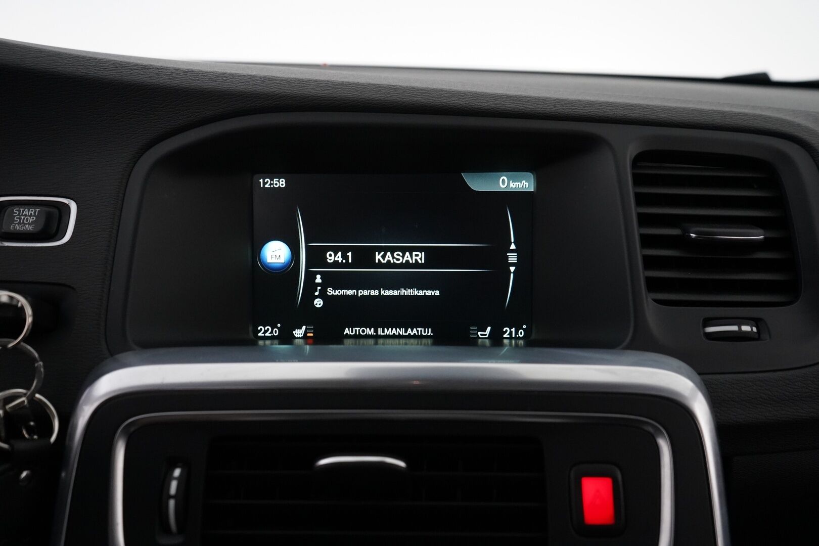 Volvo S60 2014 D4 Summum aut *Webasto / Puolinahat / Muistipenkki / Kamera / Bluetooth* - Juuri Huollettu / Kattavat huollot / Kahdet vanteet / Suomi-auto - HULLUT AVAJAISHULINAT KORKOTARJOUS 3,29 %