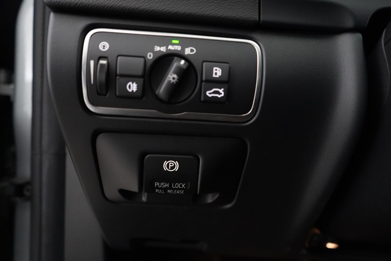 Volvo S60 2014 D4 Summum aut *Webasto / Puolinahat / Muistipenkki / Kamera / Bluetooth* - Juuri Huollettu / Kattavat huollot / Kahdet vanteet / Suomi-auto - HULLUT AVAJAISHULINAT KORKOTARJOUS 3,29 %