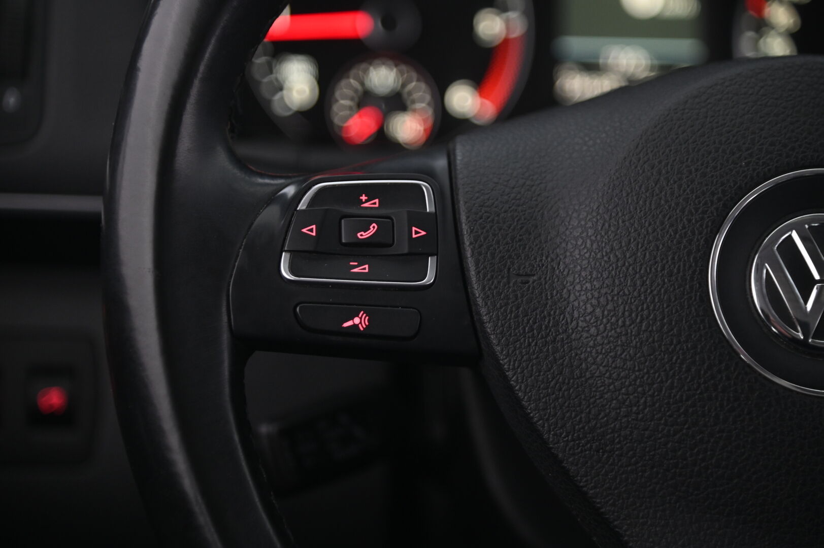 Volkswagen Touran 2014 Highline 2,0 TDI 103 kW (140 hv) BlueMotion Technology DSG-automaatti - Suomi-auto | Webasto | Koukku | Vakkari | Hyvin huollettu! | Uudet renkaat!