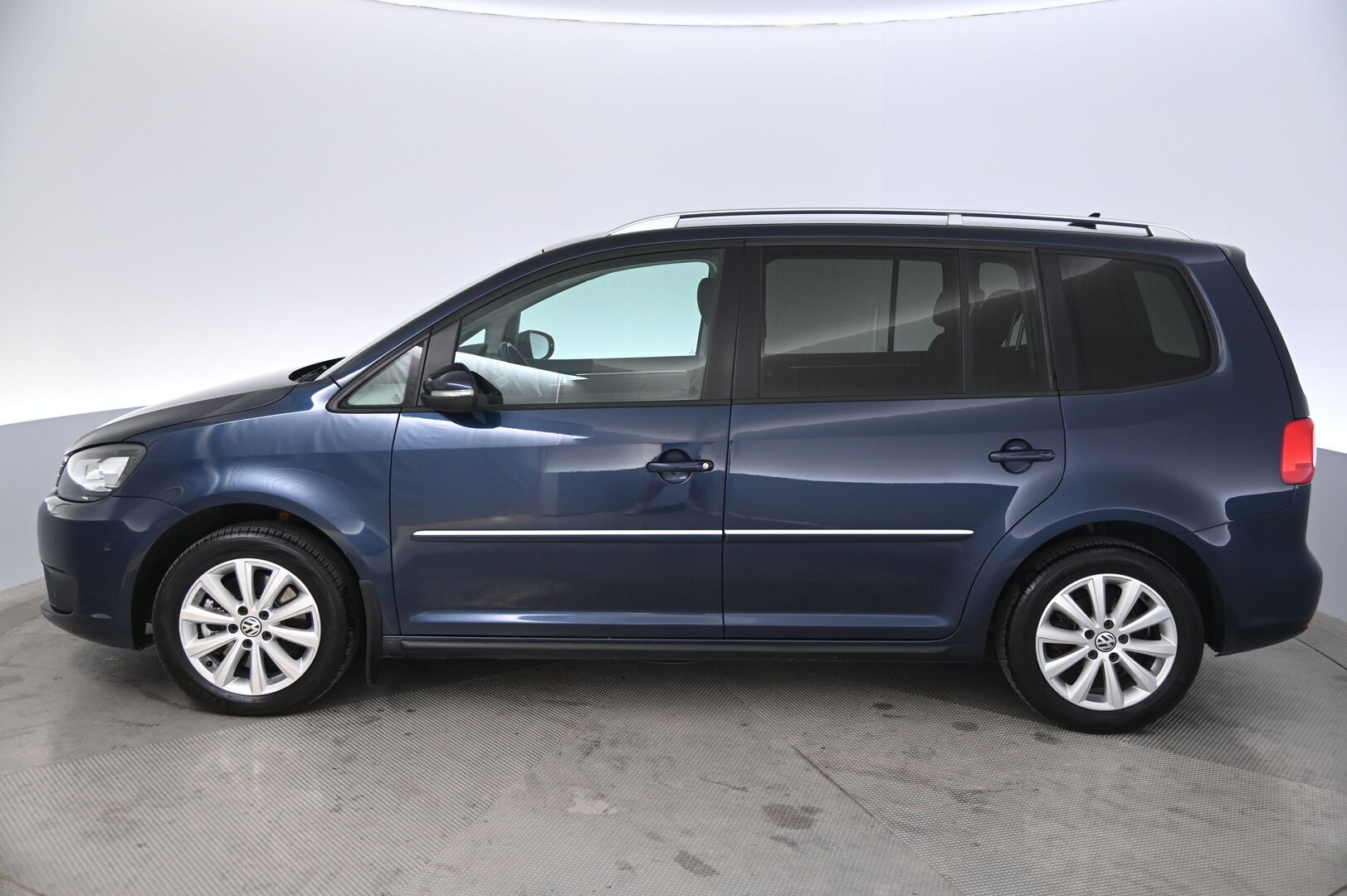 Volkswagen Touran 2014 Highline 2,0 TDI 103 kW (140 hv) BlueMotion Technology DSG-automaatti - Suomi-auto | Webasto | Koukku | Vakkari | Hyvin huollettu! | Uudet renkaat!