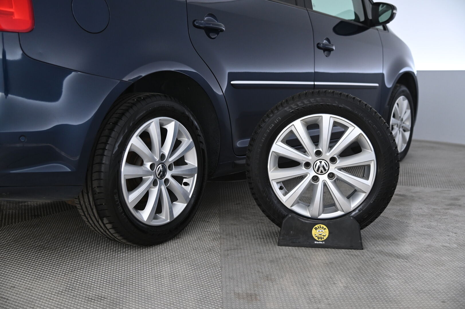 Volkswagen Touran 2014 Highline 2,0 TDI 103 kW (140 hv) BlueMotion Technology DSG-automaatti - Suomi-auto | Webasto | Koukku | Vakkari | Hyvin huollettu! | Uudet renkaat!
