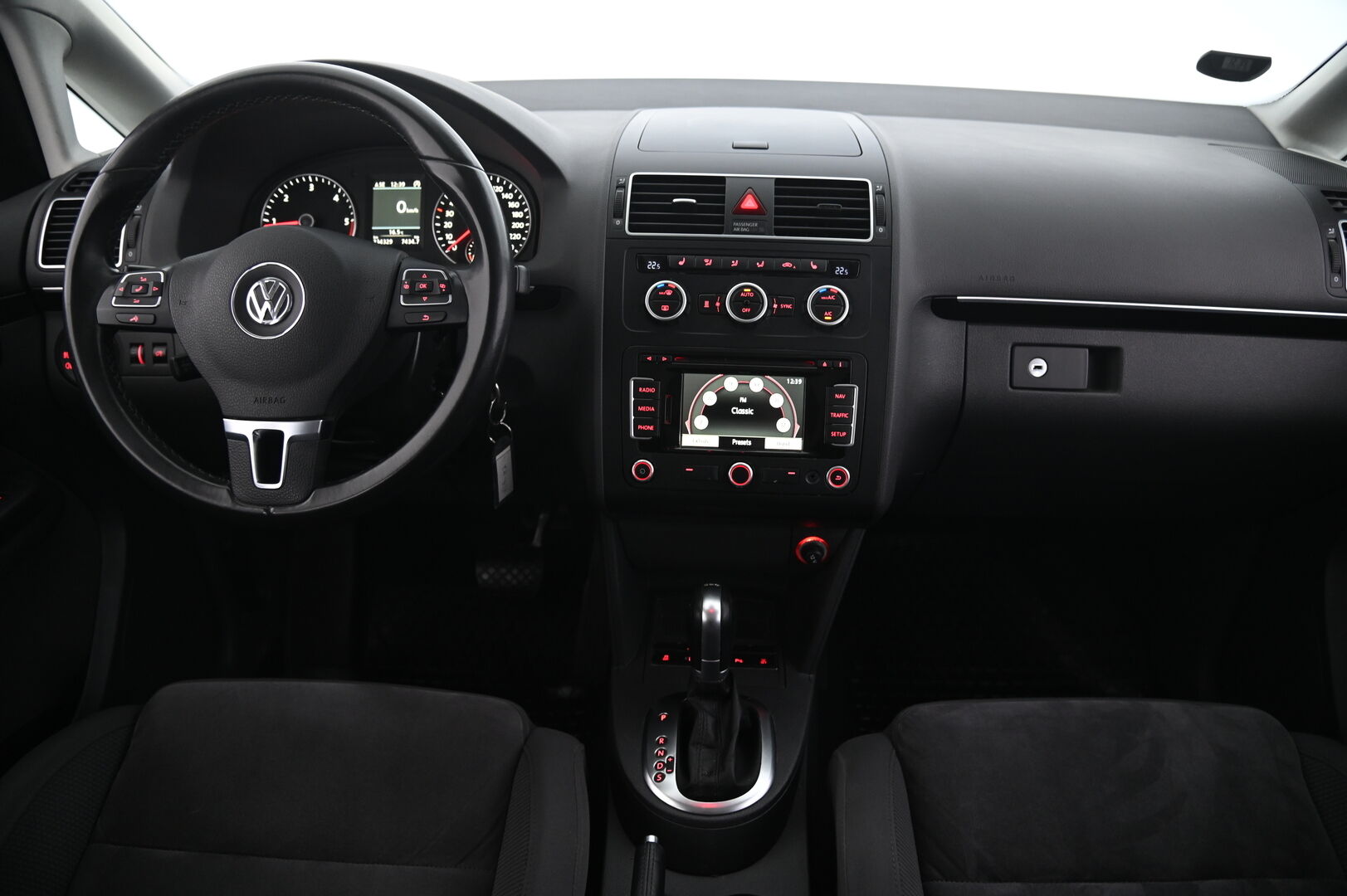 Volkswagen Touran 2014 Highline 2,0 TDI 103 kW (140 hv) BlueMotion Technology DSG-automaatti - Suomi-auto | Webasto | Koukku | Vakkari | Hyvin huollettu! | Uudet renkaat!