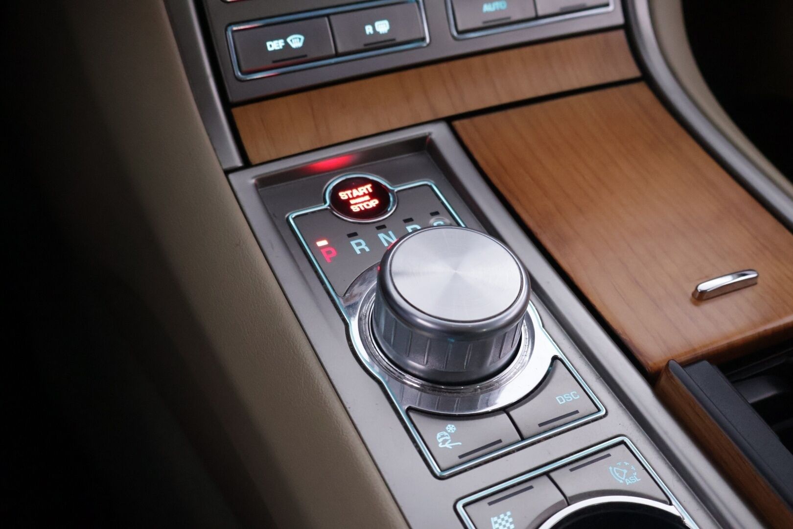 Jaguar XF 2011 3,0 D Luxury *Myydään huutokaupat.com* - Myydään huutokaupat.com