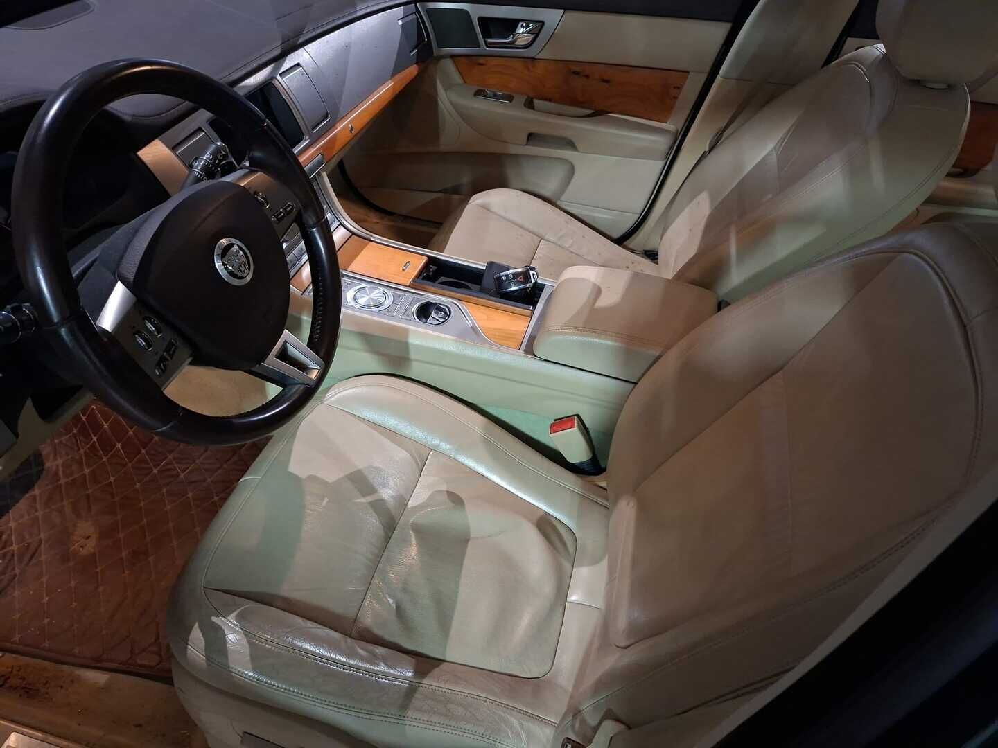 Jaguar XF 2011 3,0 D Luxury - YritysOutlet - Myydään vain yrityksille - – Tämä auto myydään YritysOutlet -valikoimasta vain yritykselle