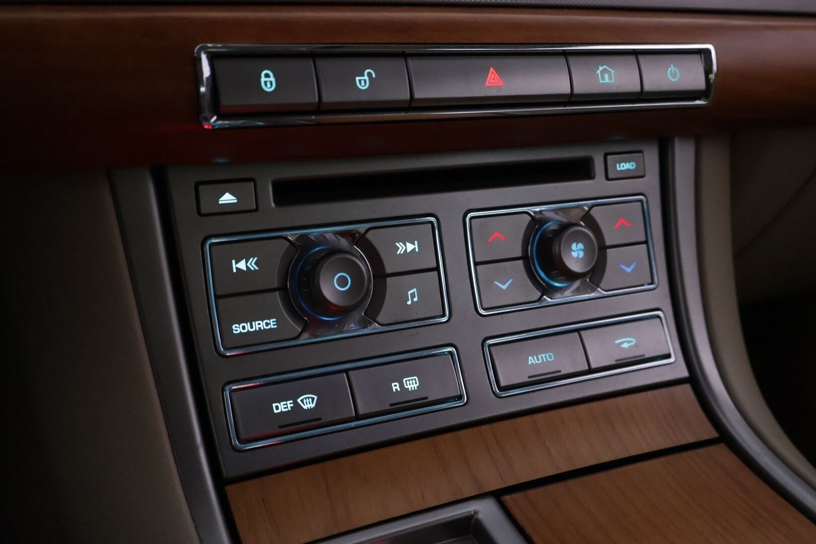 Jaguar XF 2011 3,0 D Luxury *Myydään huutokaupat.com* - Myydään huutokaupat.com