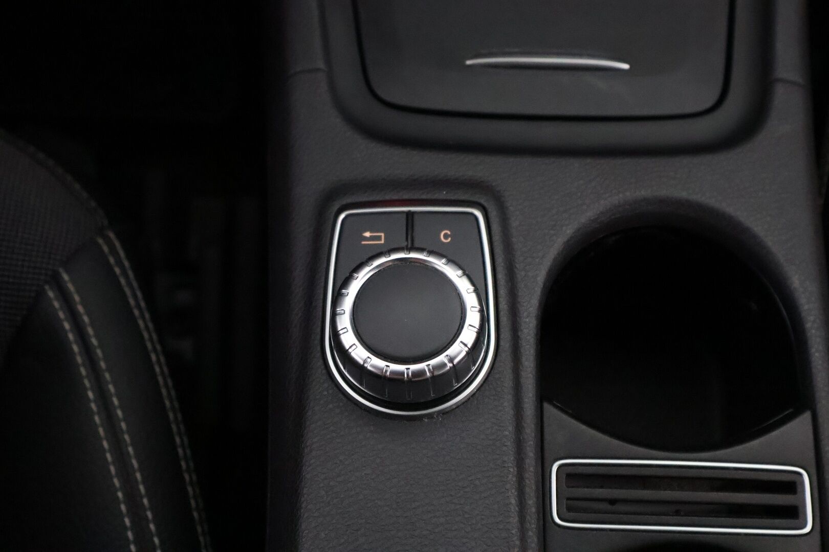 Mercedes-Benz A 2014 200 CDI A Premium Business - Suomiauto / Webasto / Peruutuskamera / Vetokoukku / Puolinahkasisusta / Vakkari / Bi-Xenon / Huippusiisti!