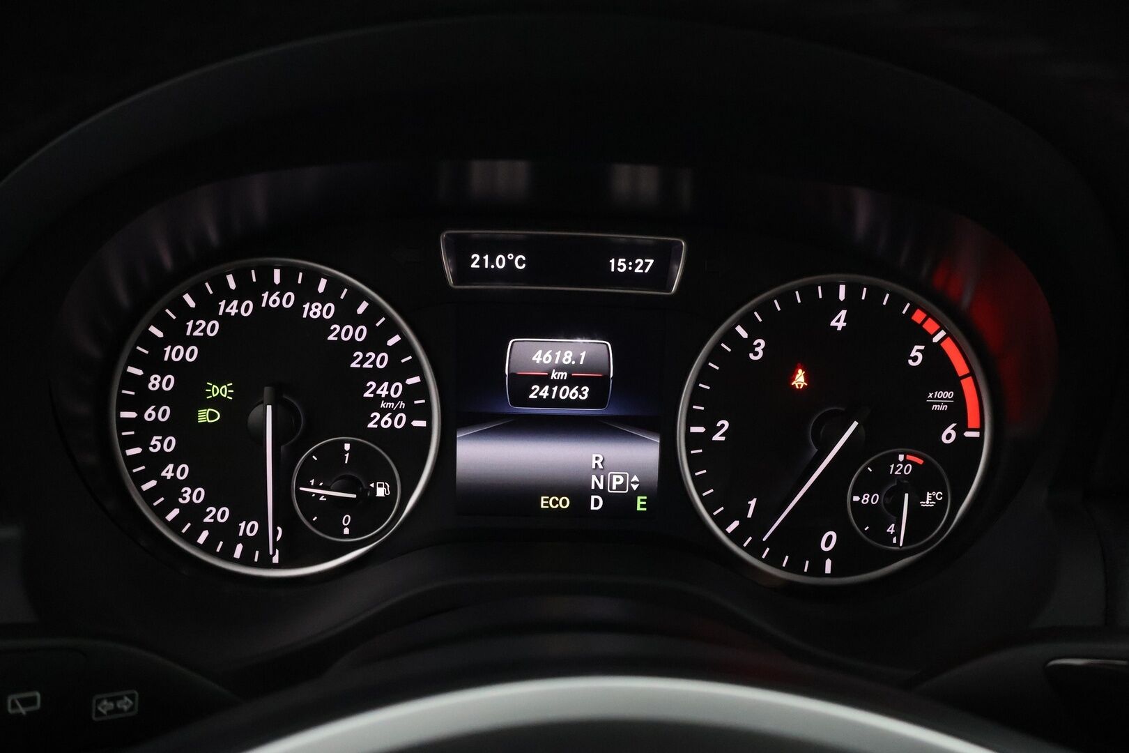 Mercedes-Benz A 2014 200 CDI A Premium Business - Suomiauto / Webasto / Peruutuskamera / Vetokoukku / Puolinahkasisusta / Vakkari / Bi-Xenon / Huippusiisti!