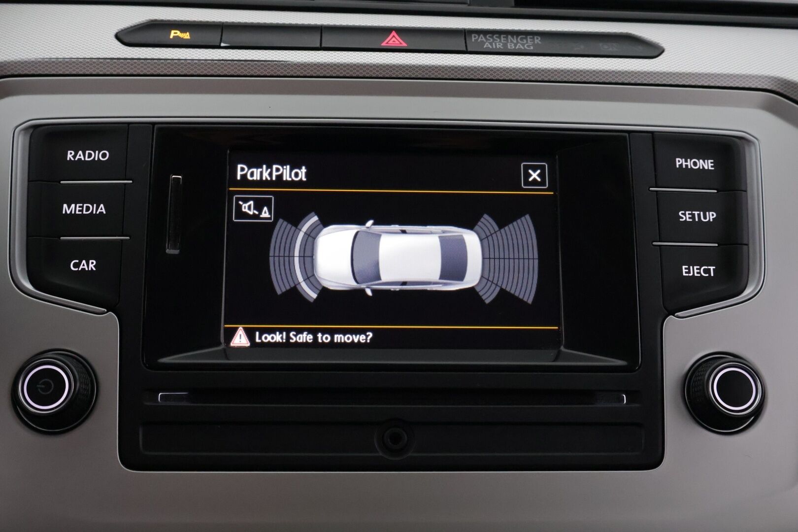 Volkswagen Passat 2015 Sedan Comfortline 1,4 TSI 110 kW (150 hv) ACT BlueMotion Technology DSG-aut / Vakkari / Koukku / Tutkat / - *JAKOHIHNA VAIHDETTU 201tkm* / Suomi-auto / Huoltokirja / 2x renkaat alumiinivanteilla