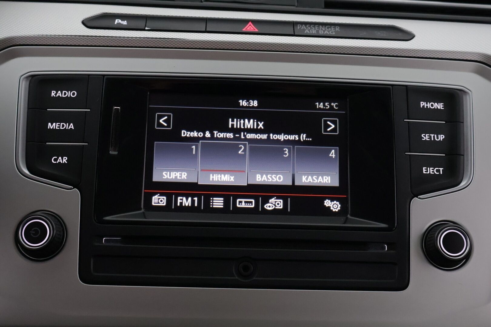Volkswagen Passat 2015 Sedan Comfortline 1,4 TSI 110 kW (150 hv) ACT BlueMotion Technology DSG-aut / Vakkari / Koukku / Tutkat / - *JAKOHIHNA VAIHDETTU 201tkm* / Suomi-auto / Huoltokirja / 2x renkaat alumiinivanteilla