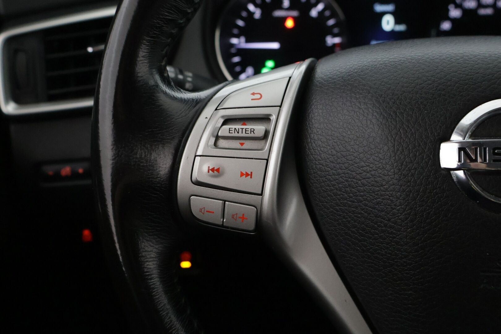 Nissan X-Trail 2015 dCi 130 Business 360 2WD Xtronic ** YritysOutlet - Myydään vain yrityksille - * 360 kamera / Koukku / P-tutkat / Navi / Blis *