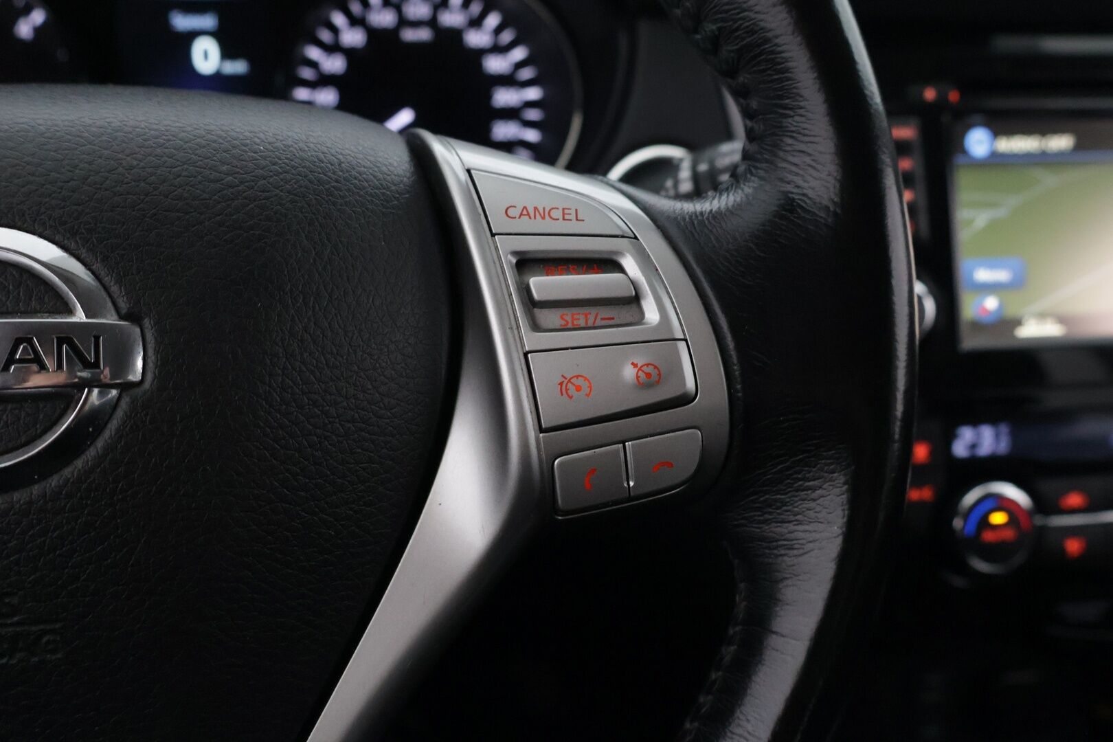 Nissan X-Trail 2015 dCi 130 Business 360 2WD Xtronic ** YritysOutlet - Myydään vain yrityksille - * 360 kamera / Koukku / P-tutkat / Navi / Blis *