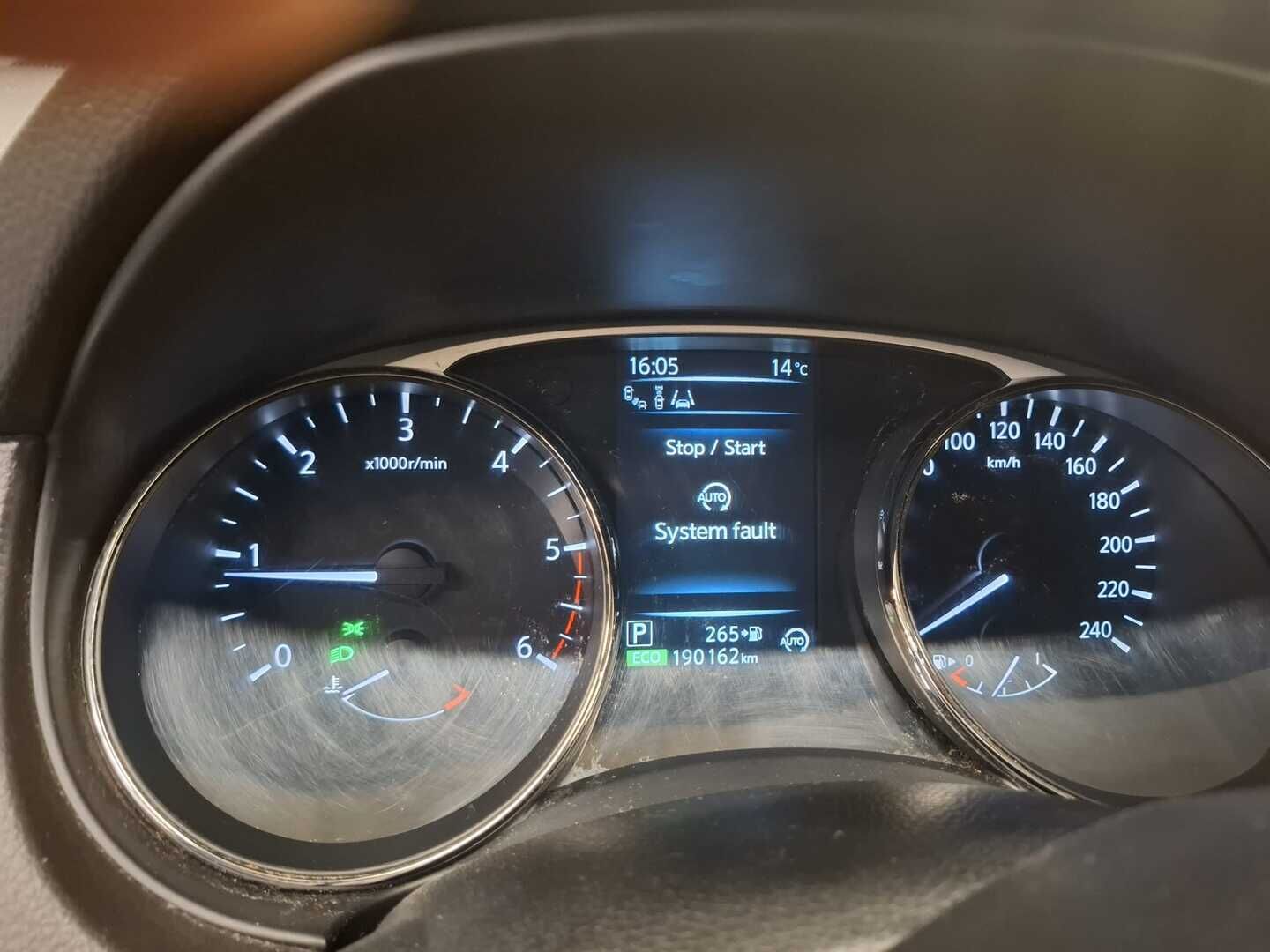 Nissan X-Trail 2015 dCi 130 Business 360 2WD Xtronic ** YritysOutlet - Myydään vain yrityksille - * 360 kamera / Koukku / P-tutkat / Navi / Blis *