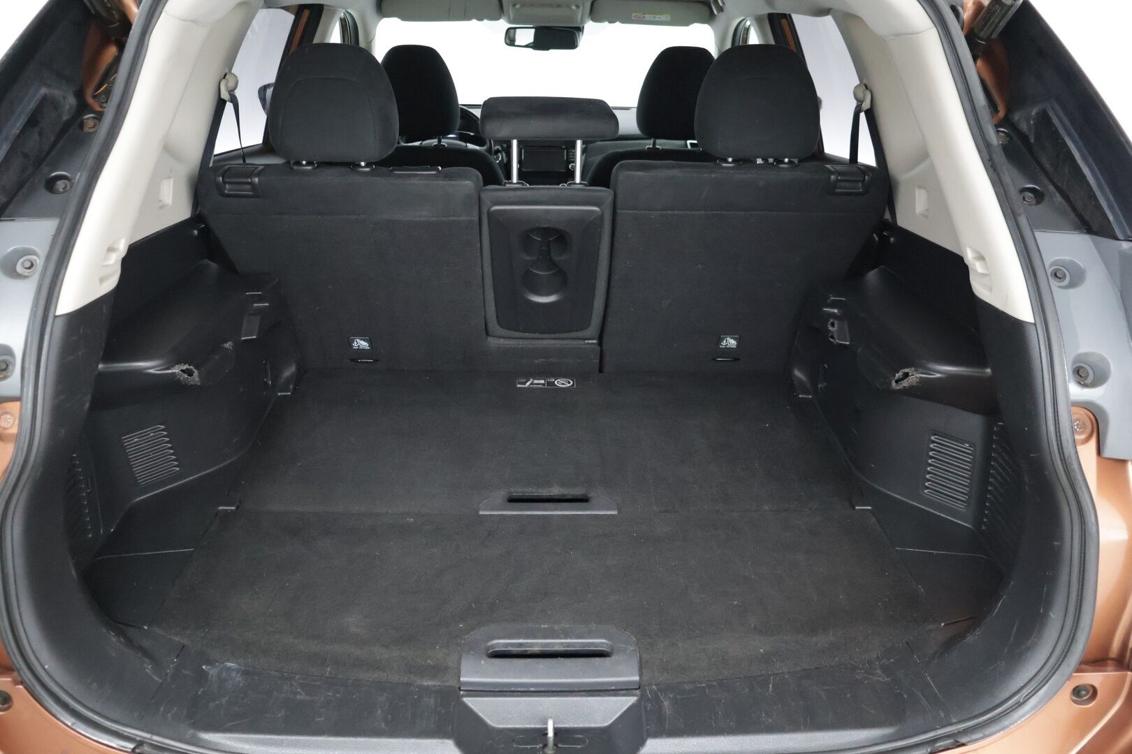 Nissan X-Trail 2015 dCi 130 Business 360 2WD Xtronic ** YritysOutlet - Myydään vain yrityksille - * 360 kamera / Koukku / P-tutkat / Navi / Blis *