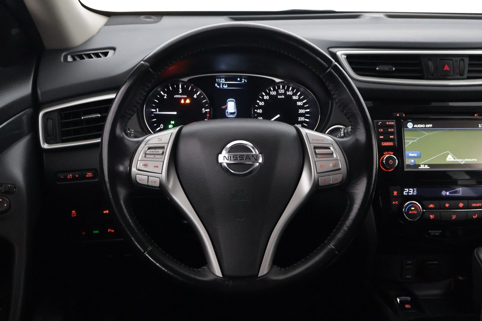 Nissan X-Trail 2015 dCi 130 Business 360 2WD Xtronic ** YritysOutlet - Myydään vain yrityksille - * 360 kamera / Koukku / P-tutkat / Navi / Blis *