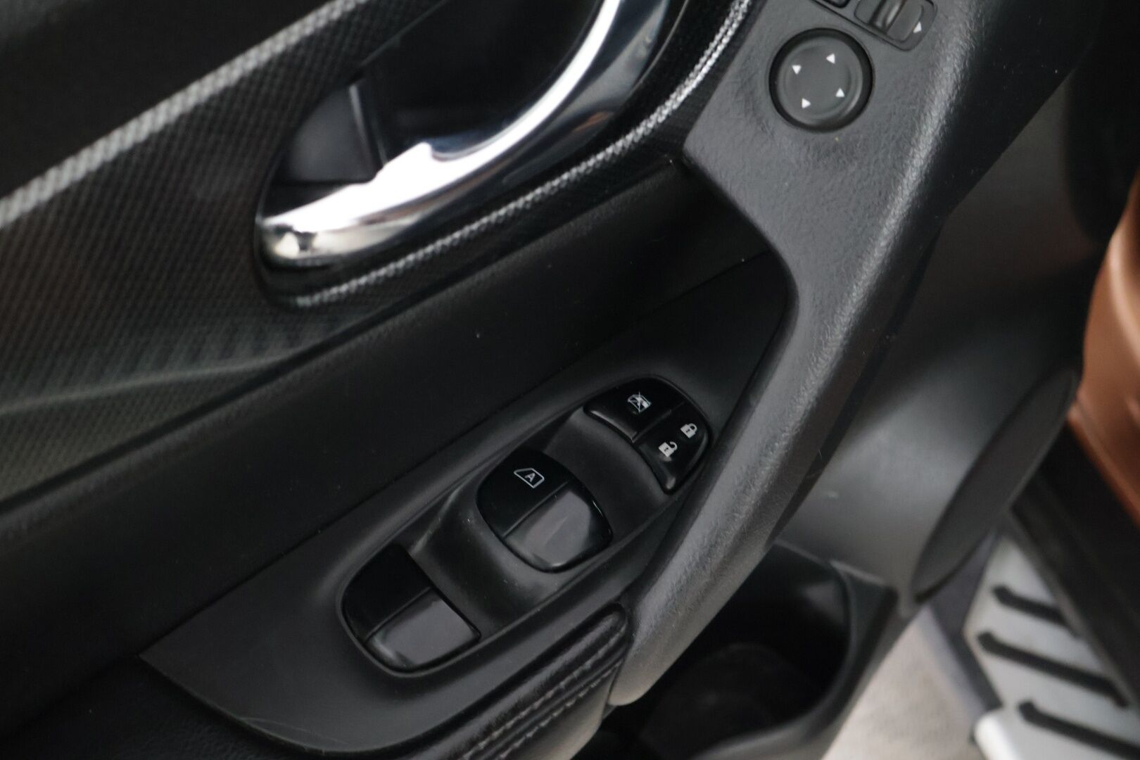 Nissan X-Trail 2015 dCi 130 Business 360 2WD Xtronic ** YritysOutlet - Myydään vain yrityksille - * 360 kamera / Koukku / P-tutkat / Navi / Blis *