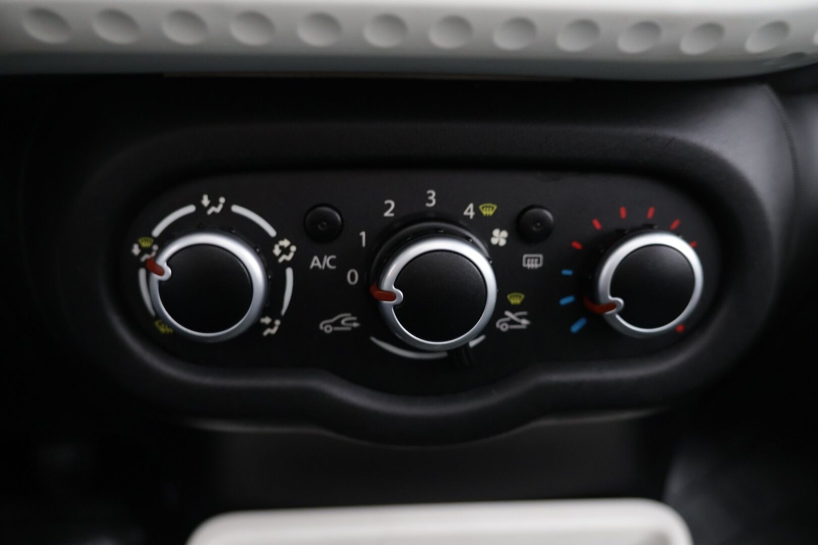 Renault Twingo 2015 SCe 70 S&S Soleil - Kattoluukku | Vakkari | Tutkat taakse |