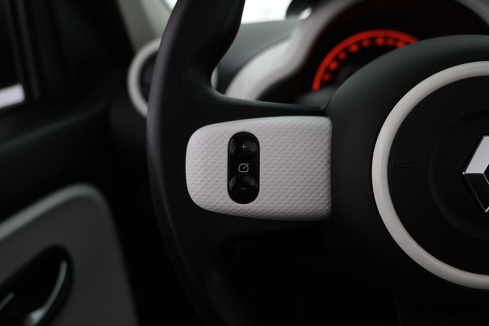 Renault Twingo 2015 SCe 70 S&S Soleil - Kattoluukku | Vakkari | Tutkat taakse |