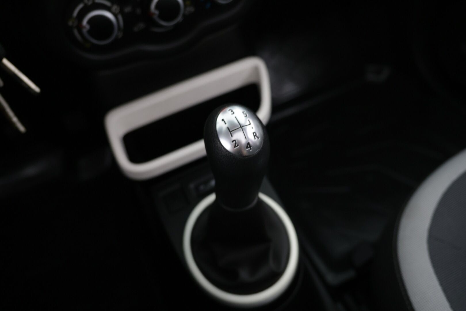 Renault Twingo 2015 SCe 70 S&S Soleil - Kattoluukku | Vakkari | Tutkat taakse |