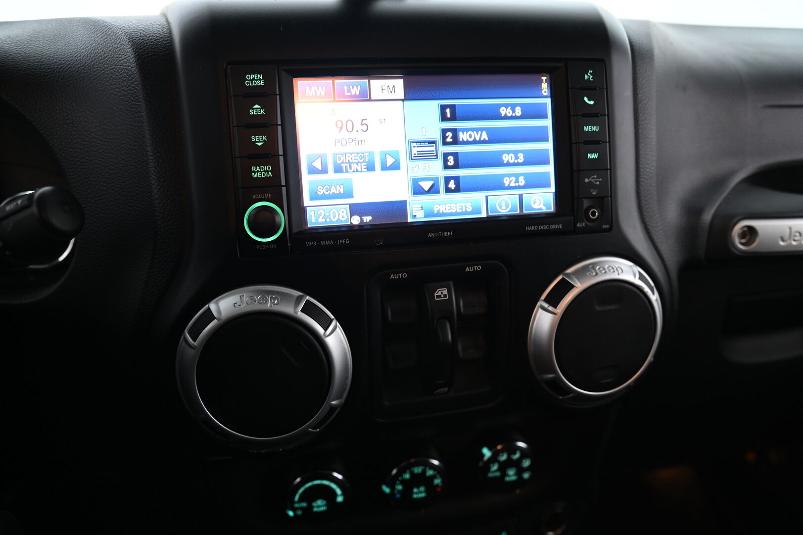 Jeep Wrangler 2012 Unlimited 2,8 CRD *Vetokoukku / Nahkasisusta / Vakkari / Infinity Premium Audio / Navi* - Korotettu / Aito maastokuningas!*