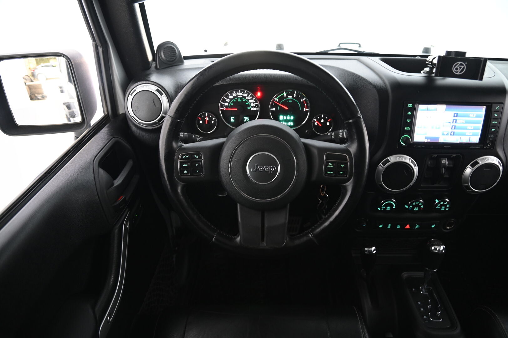 Jeep Wrangler 2012 Unlimited 2,8 CRD *Vetokoukku / Nahkasisusta / Vakkari / Infinity Premium Audio / Navi* - 3,99 % KORKOTARJOUS TÄHÄN AUTOON 31.8. ASTI! - Korotettu / Aito maastokuningas!*
