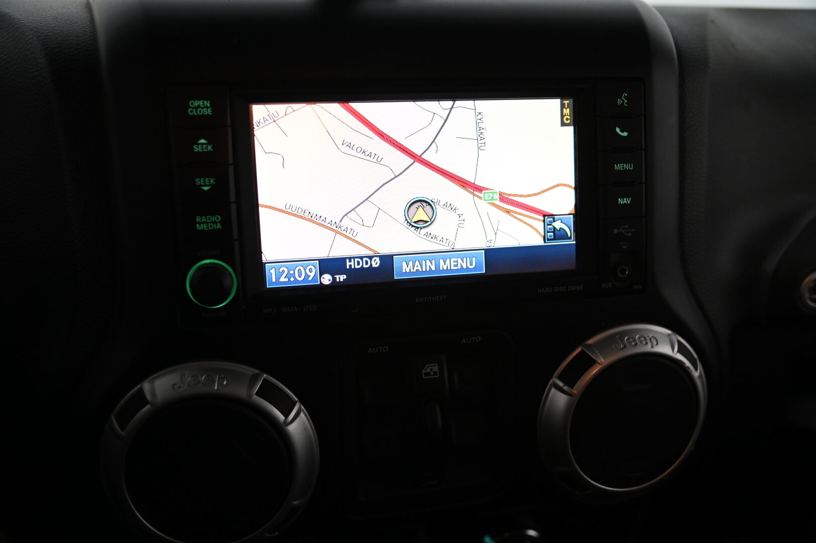 Jeep Wrangler 2012 Unlimited 2,8 CRD *Vetokoukku / Nahkasisusta / Vakkari / Infinity Premium Audio / Navi* - 3,99 % KORKOTARJOUS TÄHÄN AUTOON 31.8. ASTI! - Korotettu / Aito maastokuningas!*