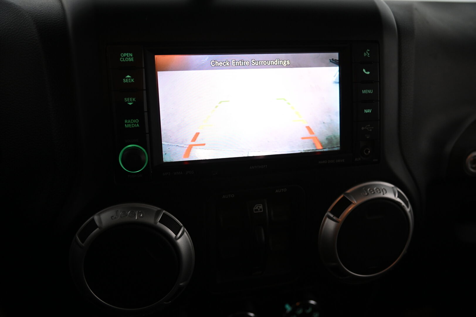 Jeep Wrangler 2012 Unlimited 2,8 CRD *Vetokoukku / Nahkasisusta / Vakkari / Infinity Premium Audio / Navi* - 3,99 % KORKOTARJOUS TÄHÄN AUTOON 31.8. ASTI! - Korotettu / Aito maastokuningas!*