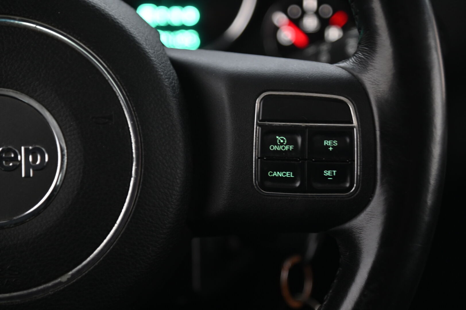 Jeep Wrangler 2012 Unlimited 2,8 CRD *Vetokoukku / Nahkasisusta / Vakkari / Infinity Premium Audio / Navi* - 3,99 % KORKOTARJOUS TÄHÄN AUTOON 31.8. ASTI! - Korotettu / Aito maastokuningas!*