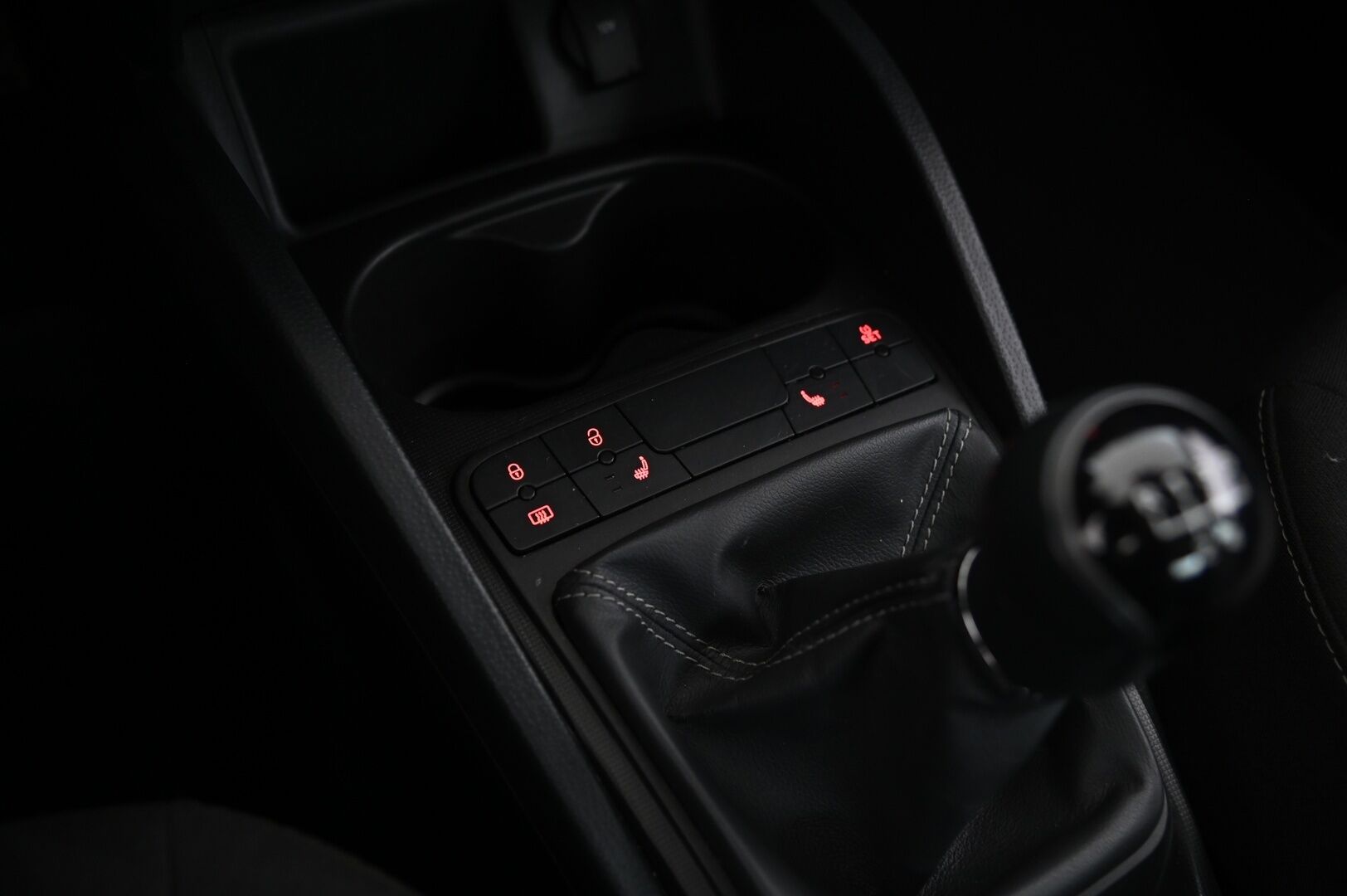 Seat Ibiza 2015 1,2 TSI 85 Style - Suomi-auto | Vakionopeudensäädin | Ilmastointi | 2xrenkaat vanteilla
