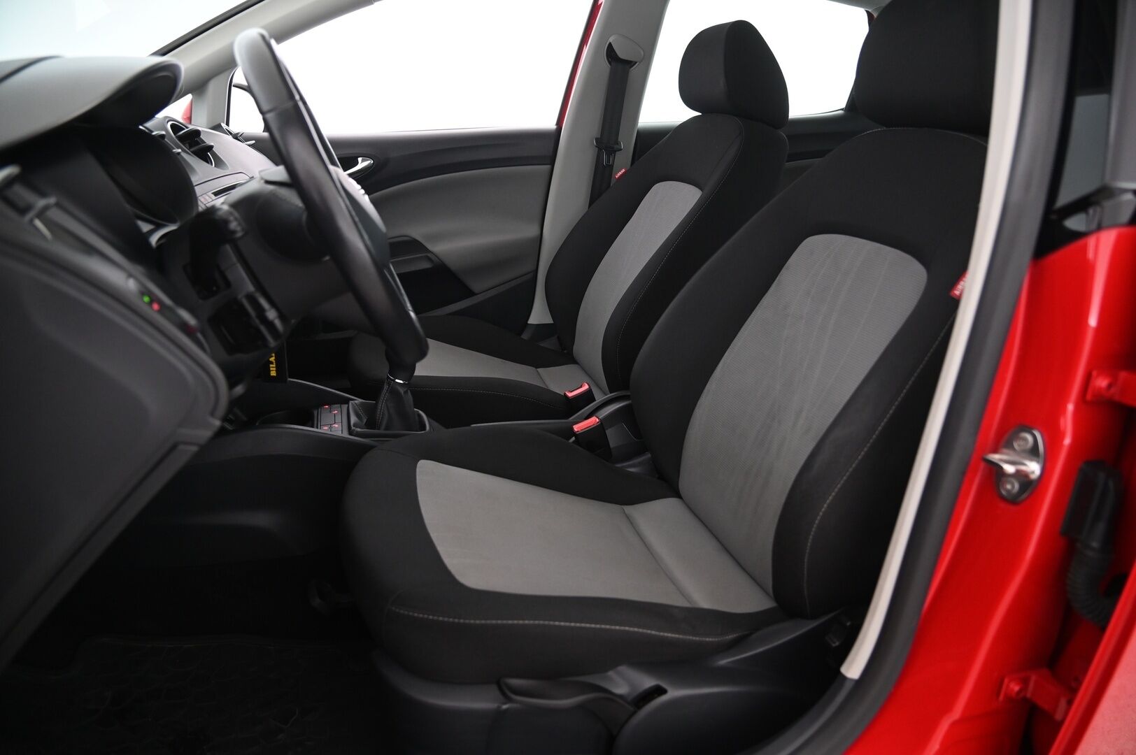 Seat Ibiza 2015 1,2 TSI 85 Style - Suomi-auto | Vakionopeudensäädin | Ilmastointi | 2xrenkaat vanteilla