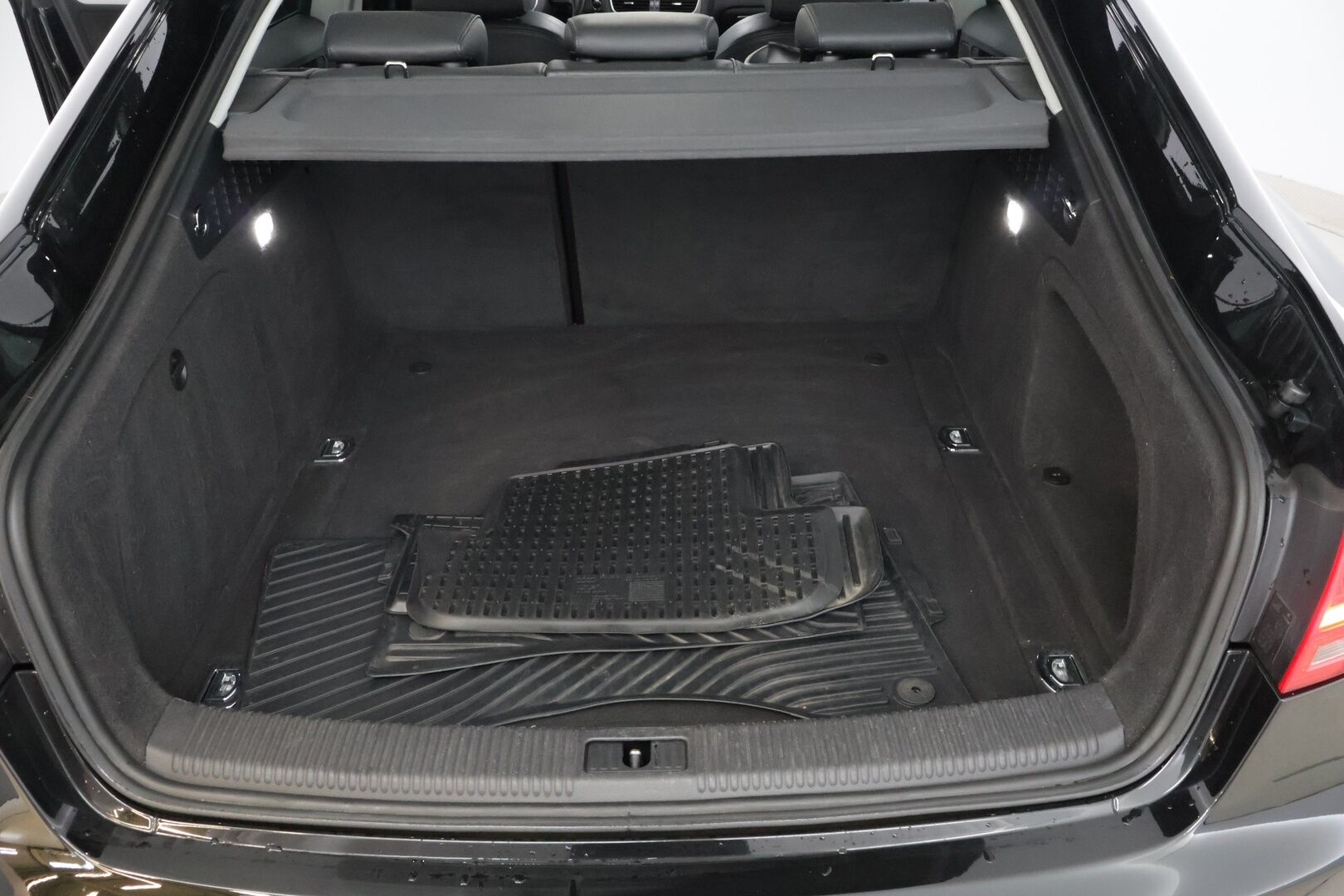 Audi A5 2015 Sportback Land of quattro Edition 2,0 TDI 140 kW quattro S tronic * S-line ulko / Parkkitutka / Lohko + sisä / Suomi-auto * - Hyvä huoltohistoria / Upea maalipinta / Renkaat ok! *