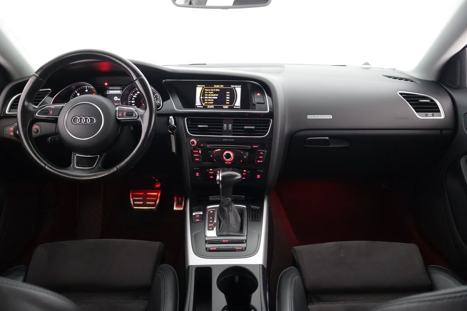 Audi A5 2015 Sportback Land of quattro Edition 2,0 TDI 140 kW quattro S tronic * S-line ulko / Parkkitutka / Lohko + sisä / Suomi-auto * - Hyvä huoltohistoria / Upea maalipinta / Renkaat ok! *