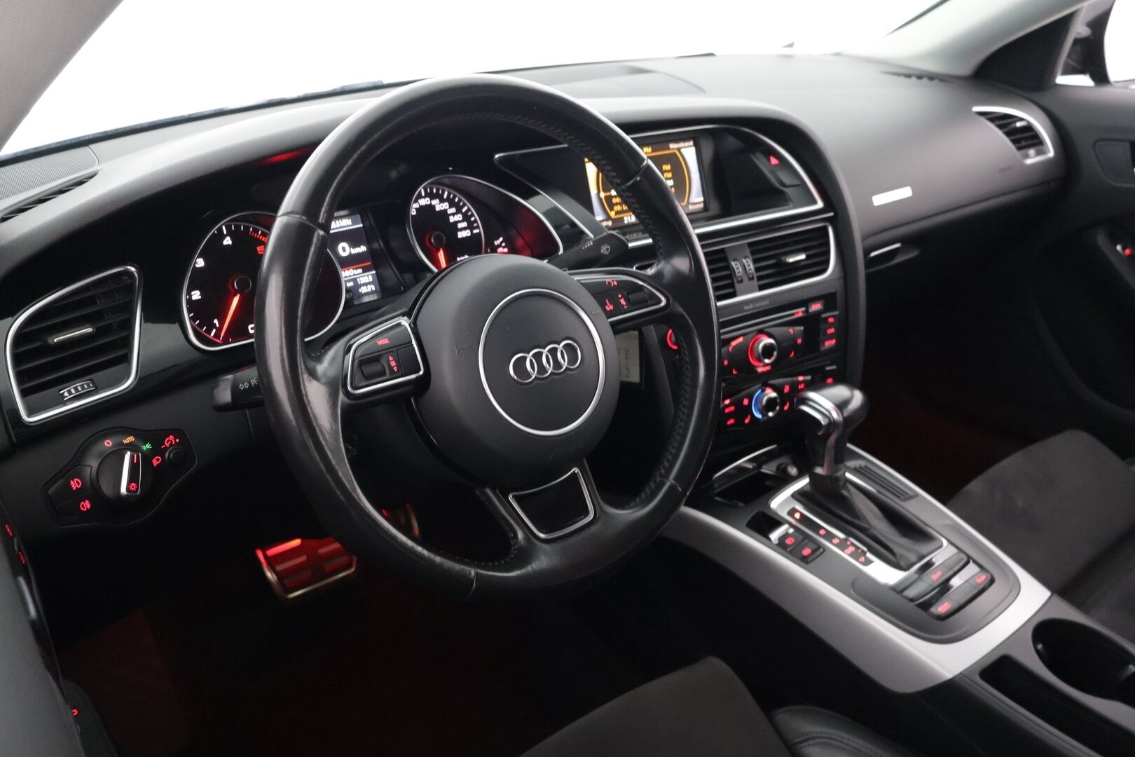 Audi A5 2015 Sportback Land of quattro Edition 2,0 TDI 140 kW quattro S tronic * S-line ulko / Parkkitutka / Lohko + sisä / Suomi-auto * - Hyvä huoltohistoria / Upea maalipinta / Renkaat ok! *