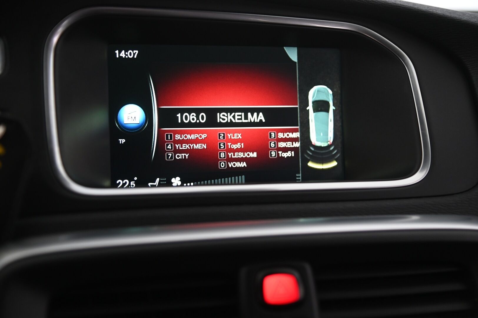 Volvo V40 2015 D2 Ocean Race Business aut - Suomi-auto | Webasto | Tutka takana | Vakkari | BT | 2x renkaat&alumiinivanteet