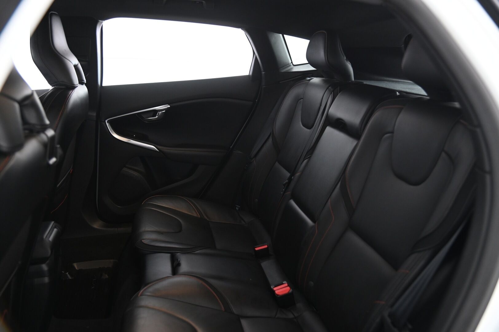 Volvo V40 2015 D2 Ocean Race Business aut - Suomi-auto | Webasto | Tutka takana | Vakkari | BT | 2x renkaat&alumiinivanteet