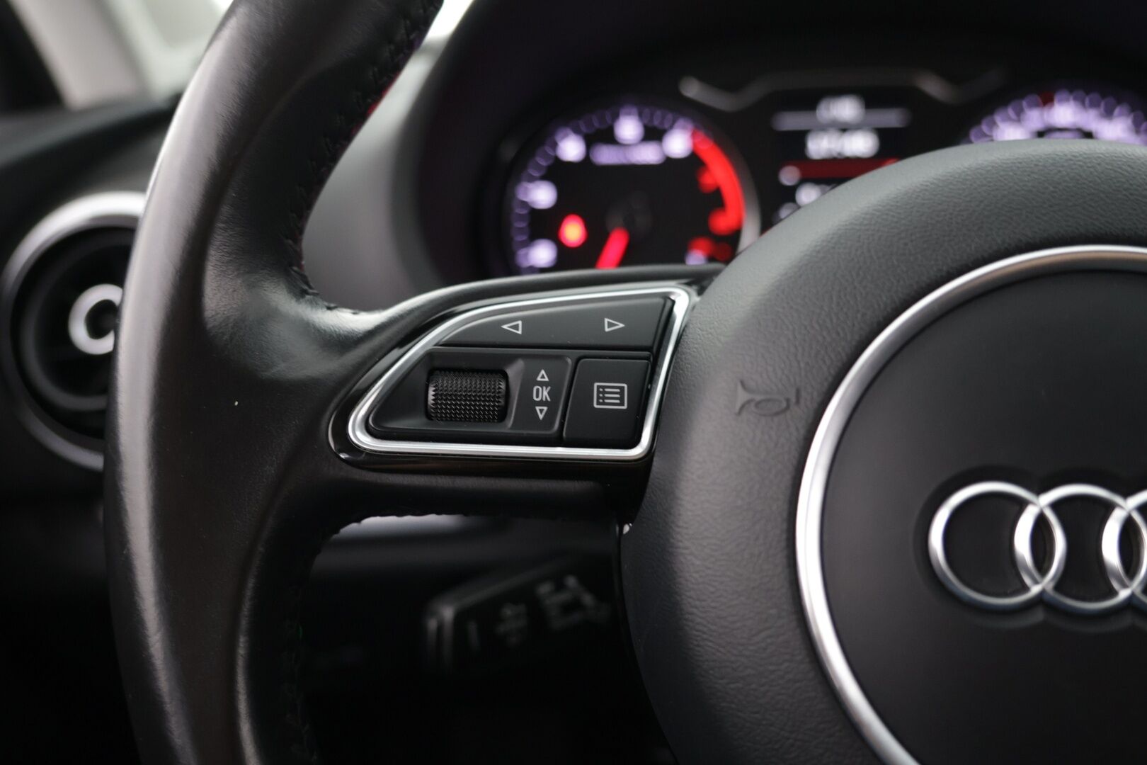 Audi A3 2015 Sedan Business Sport 1,4 TFSI 92 kW S tronic */ Suomi-auto / Vakkari / Xenon* - Hyvin pidetty / Juuri katsastettu / Suomi-auto!