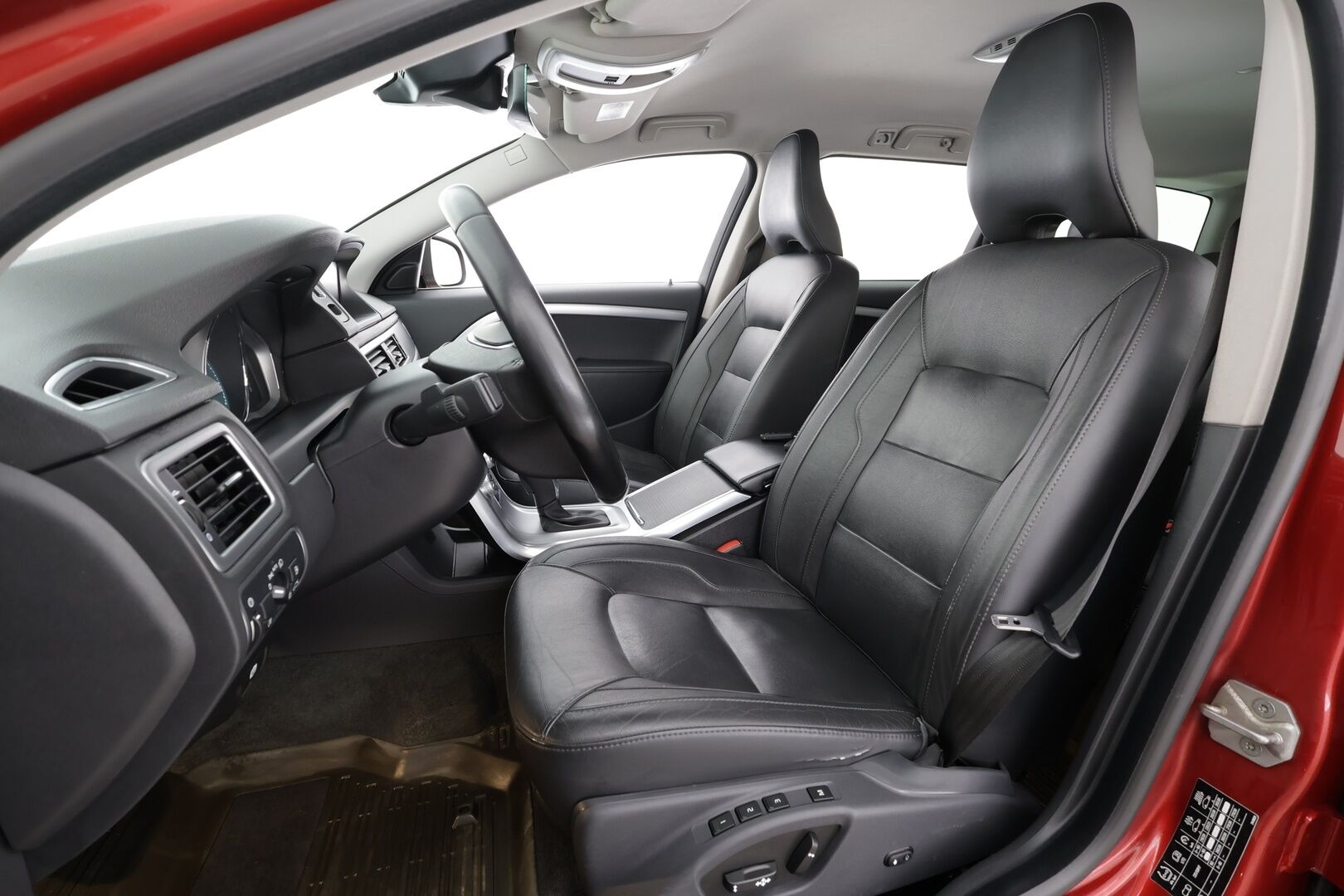 Volvo V70 2015 D4 Classic Business Summum aut * Webasto / Nahkasisusta / Muistipenkki / Sensus Navi / Digimittari / KeylessGo / P-Tutka - 2x-renkaat alumiinivanteilla  / Juuri saapunut Tampereelle!*