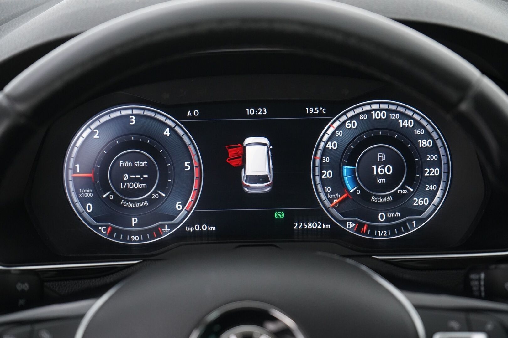 Volkswagen Passat 2015 2.0 TDI Biturbo Variant Highline 176 kW (240 hv) BMT 4MOTION DSG-aut *Webasto / Lasikatto / ACC / Koukku / Dynaudio / Digimittaristo / EcoComfort* - Suomi-auto / juuri huollettu / Kahdet renkaat / Kattavat varusteet!