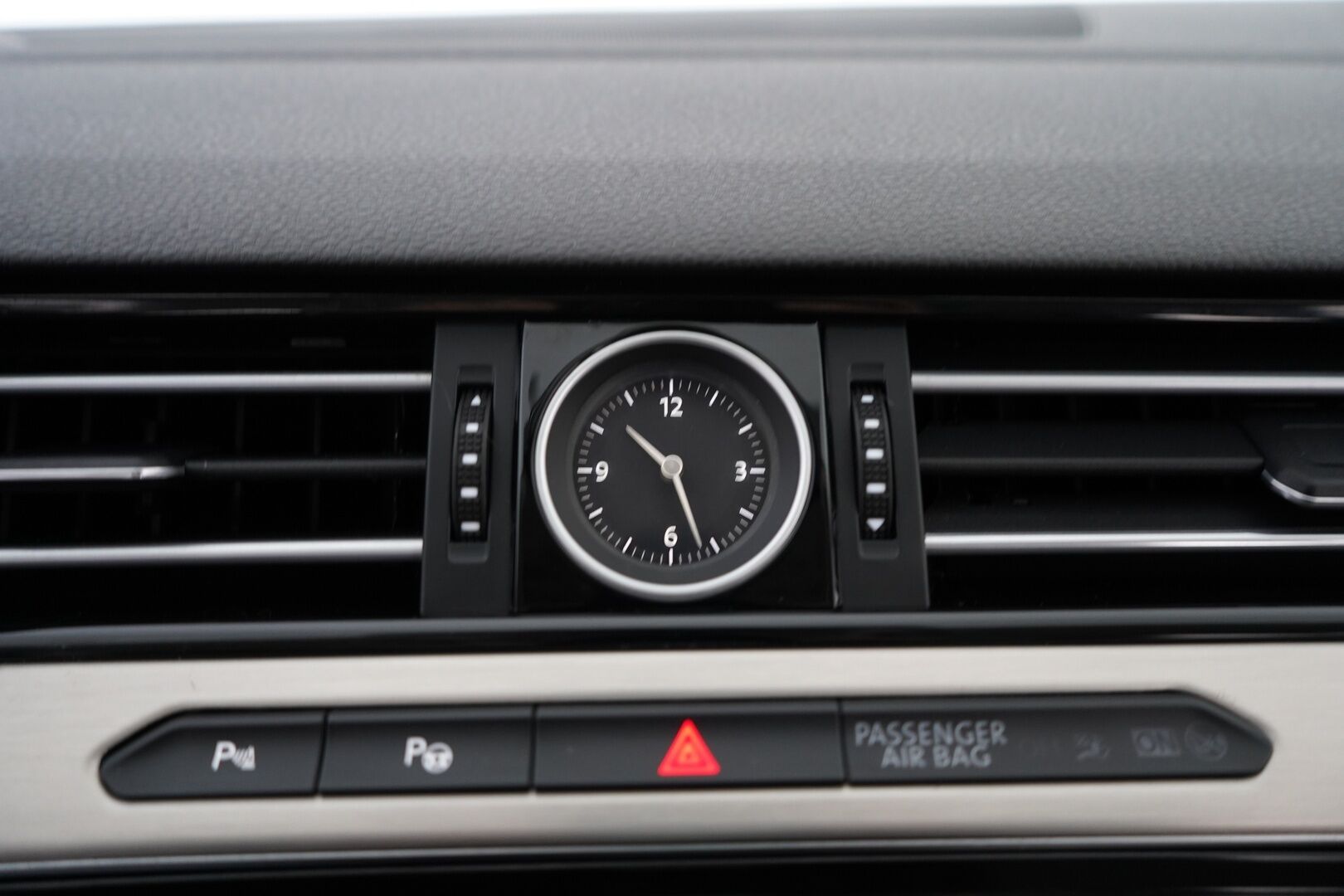 Volkswagen Passat 2015 2.0 TDI Biturbo Variant Highline 176 kW (240 hv) BMT 4MOTION DSG-aut *Webasto / Lasikatto / ACC / Koukku / Dynaudio / Digimittaristo / EcoComfort* - Suomi-auto / juuri huollettu / Kahdet renkaat / Kattavat varusteet!