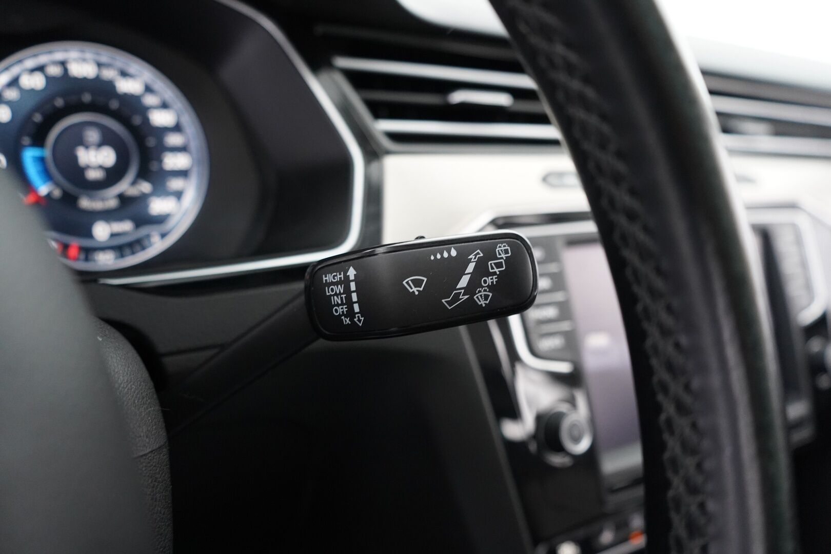 Volkswagen Passat 2015 2.0 TDI Biturbo Variant Highline 176 kW (240 hv) BMT 4MOTION DSG-aut *Webasto / Lasikatto / ACC / Koukku / Dynaudio / Digimittaristo / EcoComfort* - Suomi-auto / juuri huollettu / Kahdet renkaat / Kattavat varusteet!