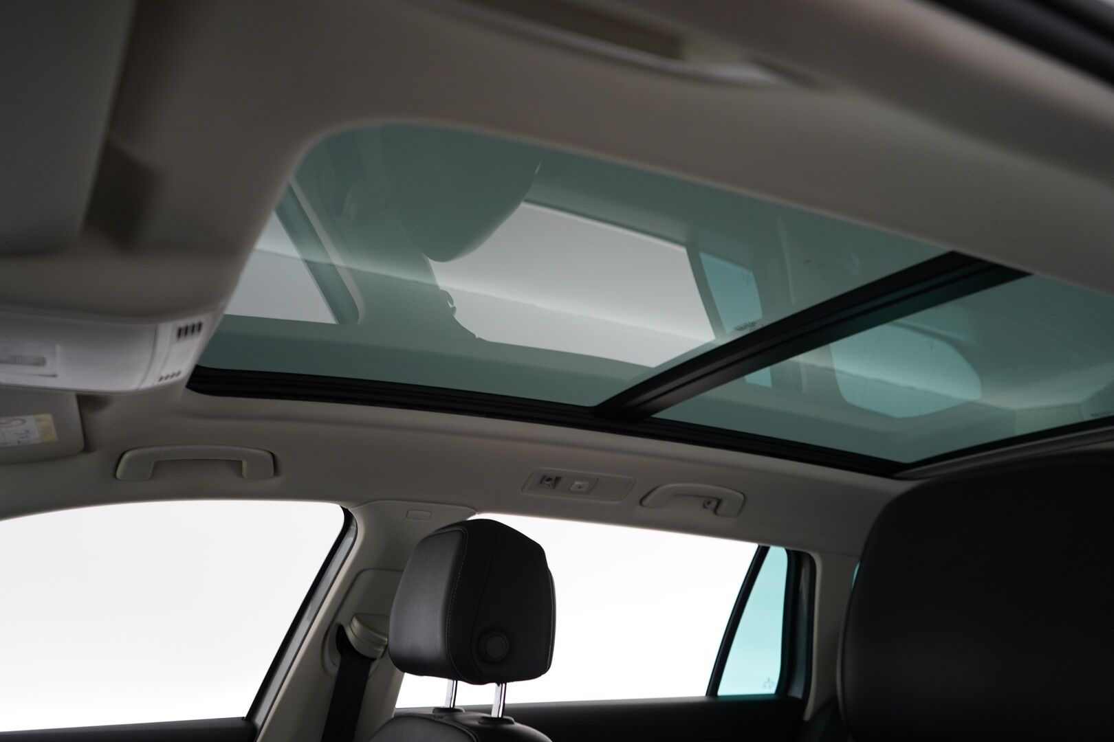 Volkswagen Passat 2015 2.0 TDI Biturbo Variant Highline 176 kW (240 hv) BMT 4MOTION DSG-aut *Webasto / Lasikatto / ACC / Koukku / Dynaudio / Digimittaristo / EcoComfort* - Suomi-auto / juuri huollettu / Kahdet renkaat / Kattavat varusteet!