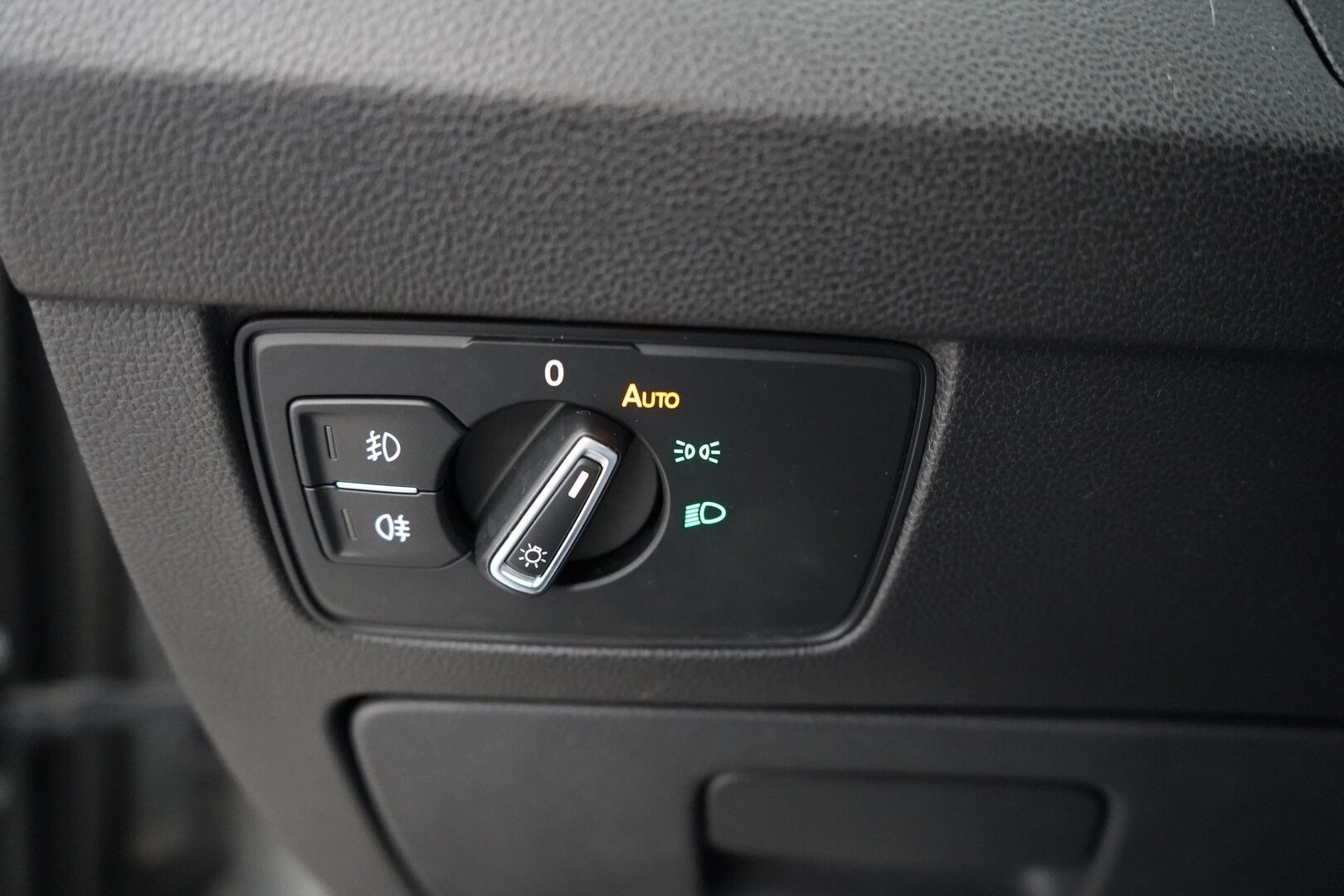 Volkswagen Passat 2015 2.0 TDI Biturbo Variant Highline 176 kW (240 hv) BMT 4MOTION DSG-aut *Webasto / Lasikatto / ACC / Koukku / Dynaudio / Digimittaristo / EcoComfort* - Suomi-auto / juuri huollettu / Kahdet renkaat / Kattavat varusteet!